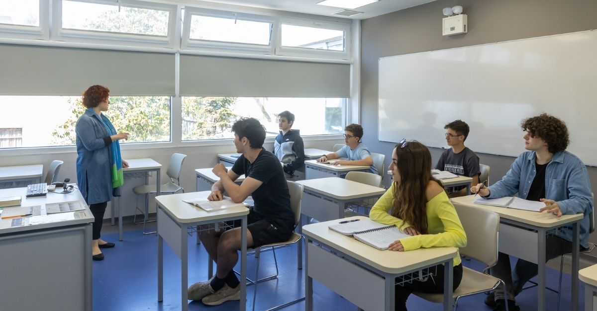 IB DP &Epsilon;&kappa;&pi;&alpha;&iota;&delta;&epsilon;&upsilon;&tau;&iota;&kappa;&omicron;ί